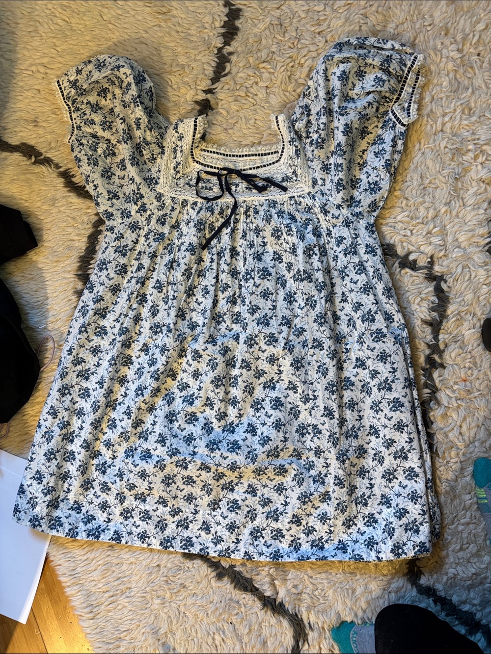 Doen Cadeau White Floral Cotton Dress with Blue Print - Picture 13 of 17